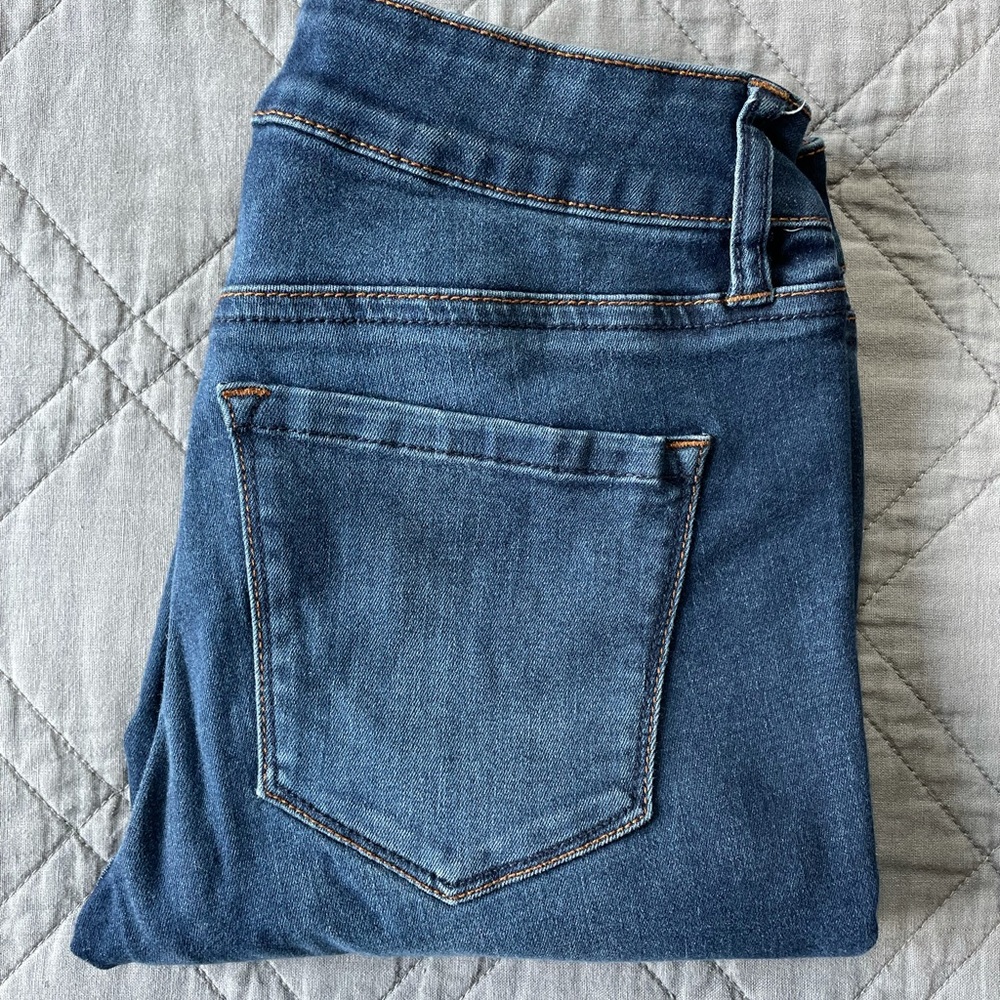 Refuge Medium Wash Jeans